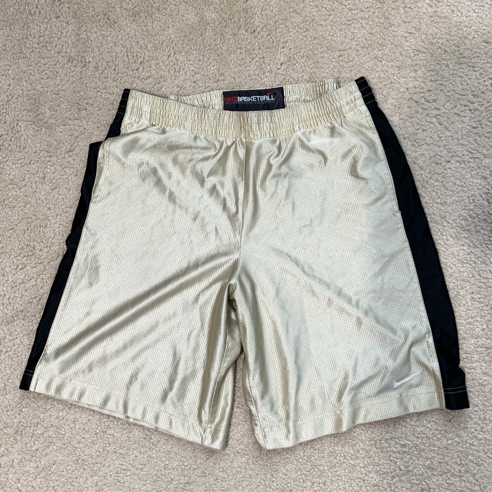 Vintage Y2K Nike Men's Gold and Black Sports Shorts